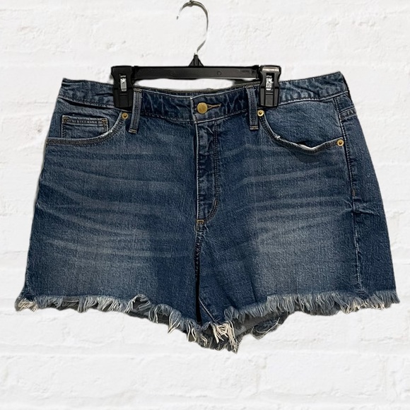 Universal Threads Cut-off‎ Blue Jean Shorts Women’s Sz 12 / 31R - Picture 1 of 3